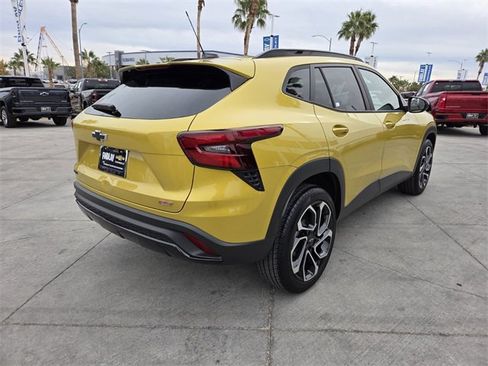 Certified 2024 Chevrolet Trax RS w/ Sunroof Package image 6
