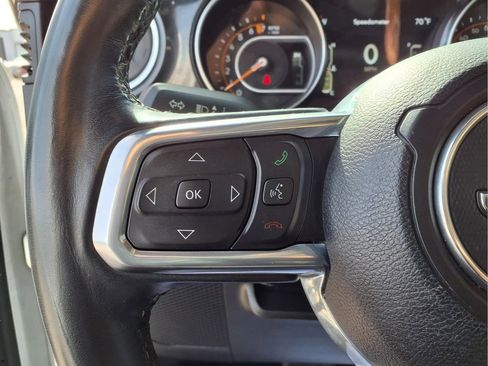 Used 2022 Jeep Wrangler Unlimited Sahara AWD/4WD image 5
