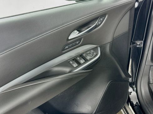 Used 2021 Cadillac XT4 Premium Luxury w/ Cold Weather Package FWD image 19