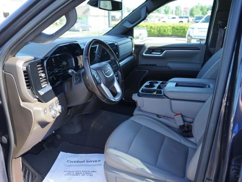 Used 2024 GMC Sierra 1500 SLT w/ X31 Off-Road Package AWD/4WD image 10