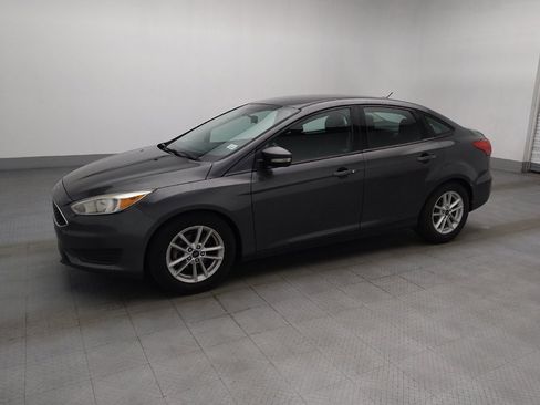 Used 2016 Ford Focus SE FWD image 2