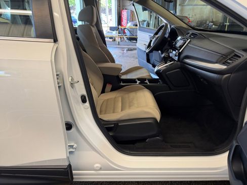 Used 2018 Honda CR-V LX image 32