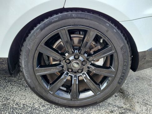 Used 2021 Land Rover Range Rover Sport HSE Silver Edition image 11