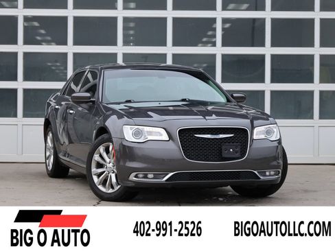 Used 2017 Chrysler 300 Limited w/ Value Package image 1