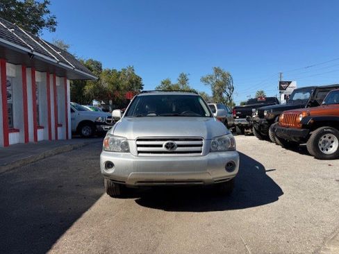 Used 2004 Toyota Highlander Limited image 2