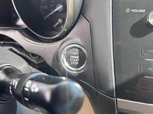 Used 2017 Subaru Outback 2.5i Limited image 18