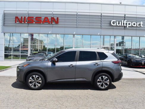 Used 2023 Nissan Rogue SV w/ SV Premium B Package FWD image 3