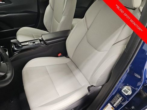 Used 2025 Toyota Prius XLE image 15