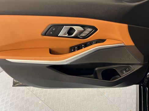 Used 2025 BMW 330i Sedan w/ Premium Package RWD image 11