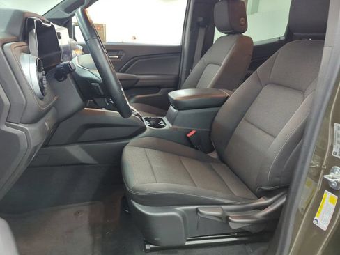 Used 2024 Chevrolet Colorado LT w/ LT Convenience Package AWD/4WD image 9