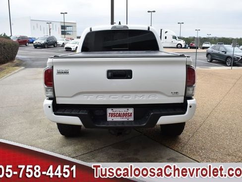 Used 2021 Toyota Tacoma TRD Off-Road image 8