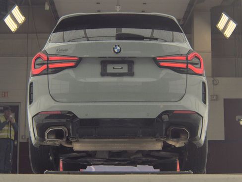 Used 2022 BMW X3 xDrive30i w/ M Sport Package 2 AWD/4WD image 9