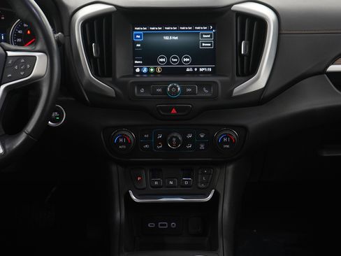 Used 2020 GMC Terrain SLE w/ Driver Convenience Package AWD/4WD image 16
