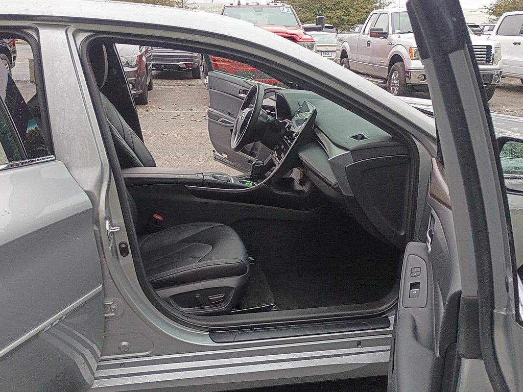 Used 2021 Toyota Avalon XLE w/ Moonroof Package FWD image 16