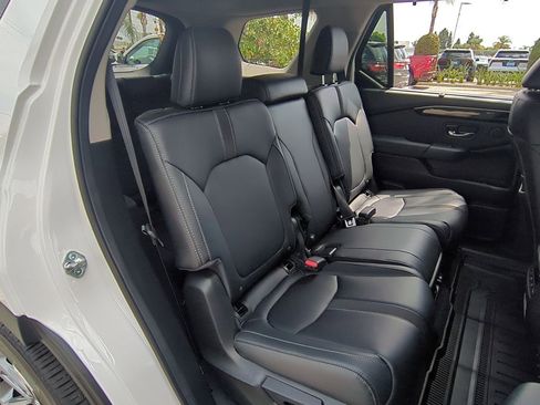 Used 2025 Honda Pilot EX-L image 25