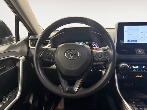 Used 2023 Toyota RAV4 LE AWD/4WD image 13