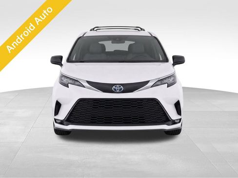 Used 2021 Toyota Sienna XSE w/ XSE Plus Package AWD/4WD image 5