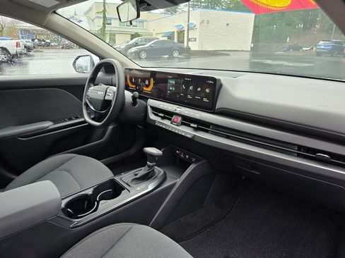 Used 2025 Kia K4 LXS image 4