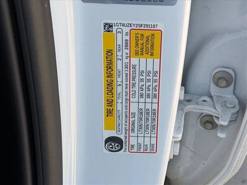 Used 2025 GMC Sierra 2500 AT4X image 19