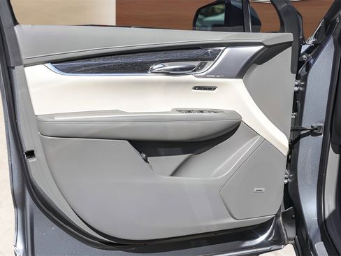 Used 2022 Cadillac XT6 Premium Luxury w/ Technology Package image 25