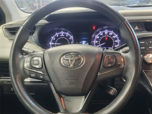 Used 2016 Toyota Avalon Touring image 25