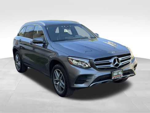 Used 2019 Mercedes-Benz GLC 300 4MATIC image 3