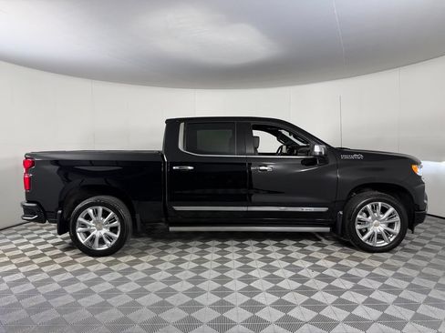 Used 2024 Chevrolet Silverado 1500 High Country w/ Technology Package AWD/4WD image 7
