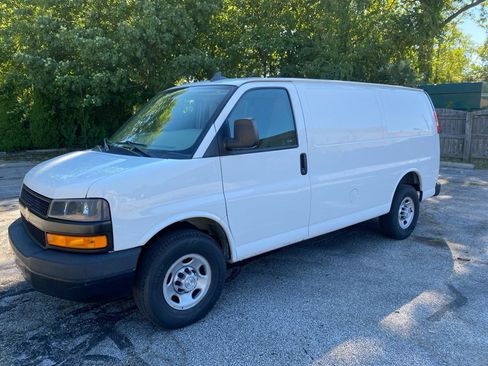 Used 2019 Chevrolet Express 2500 RWD image 1
