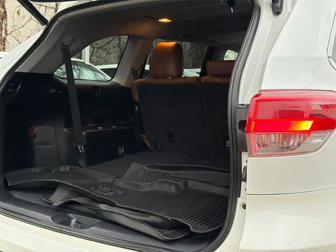 Used 2018 Toyota Highlander Limited image 9