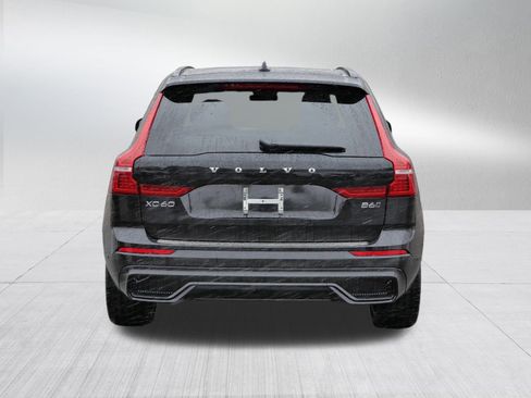 Used 2022 Volvo XC60 B6 R-Design w/ Advanced Package image 6