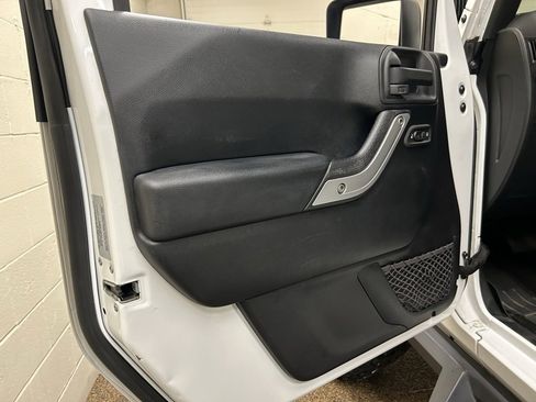 Used 2015 Jeep Wrangler Unlimited Sahara w/ Trailer Tow Group image 13