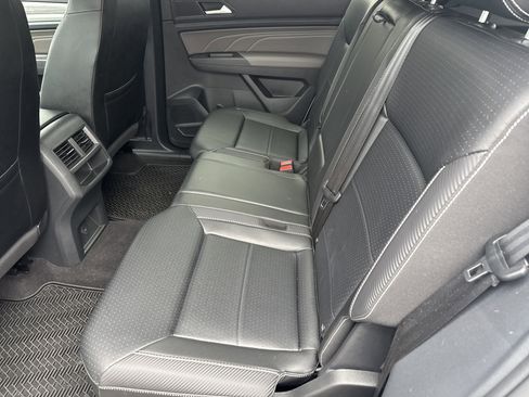 Used 2022 Volkswagen Atlas Cross Sport SE image 6