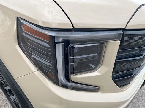 Used 2022 GMC Sierra 1500 Elevation image 34