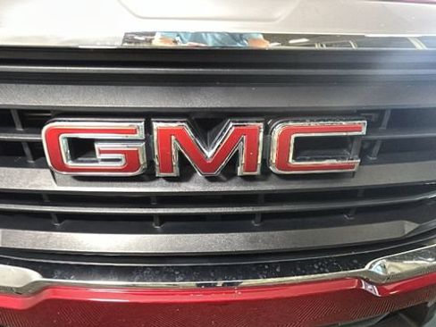 Used 2023 GMC Terrain SLE w/ Driver Convenience Package AWD/4WD image 8
