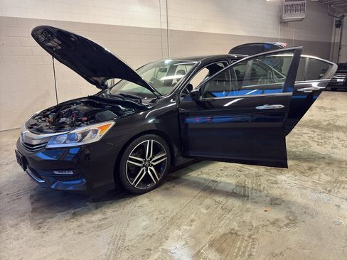 Used 2017 Honda Accord Sport Special Edition image 9