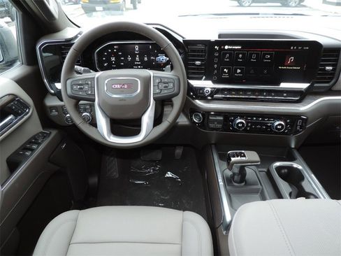 New 2026 GMC Sierra 1500 SLT image 21