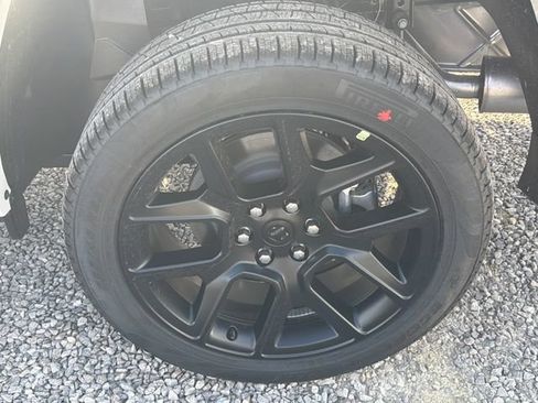 New 2026 RAM 1500 Laramie AWD/4WD image 48