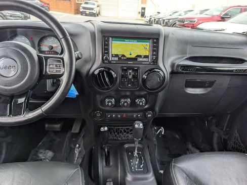 Used 2016 Jeep Wrangler Unlimited Sahara AWD/4WD image 17