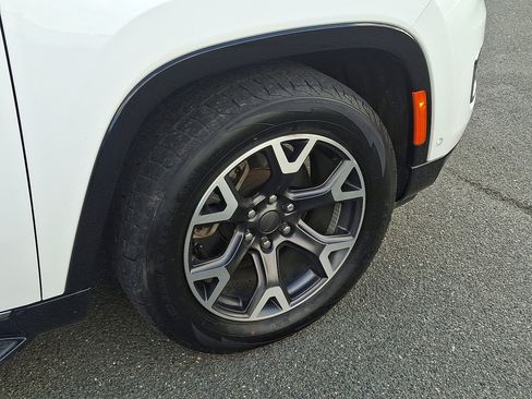 Used 2024 Jeep Wagoneer Series III image 9