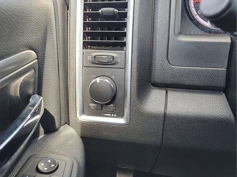 Used 2024 RAM 1500 Classic SLT AWD/4WD image 14