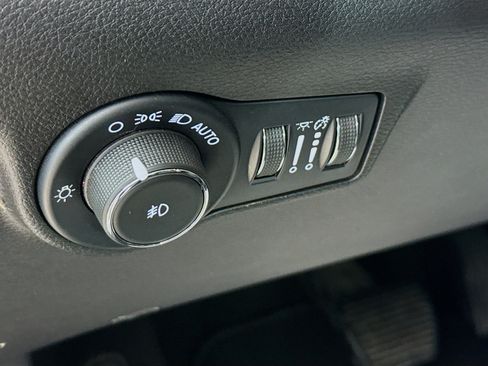 Used 2025 Jeep Compass Limited AWD/4WD image 9