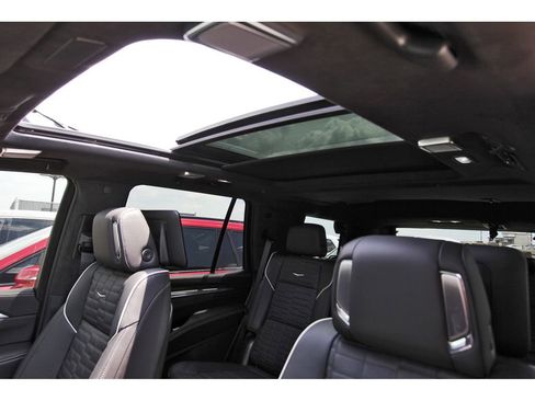 New 2025 Cadillac Escalade Sport Platinum w/ LPO, ONYX Package image 23