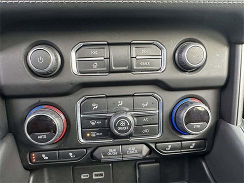 Used 2022 Chevrolet Tahoe LT w/ Luxury Package image 27