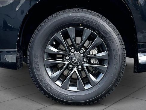 Used 2023 Lexus GX 460 Premium image 11