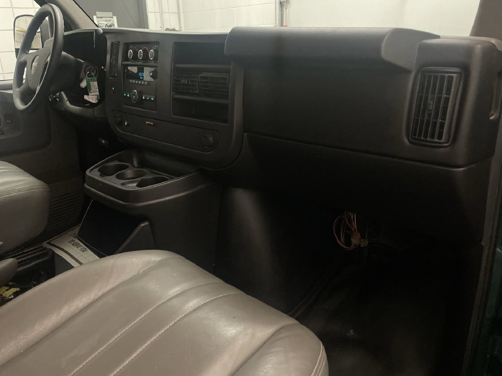 Used 2014 GMC Savana 1500 RWD image 16