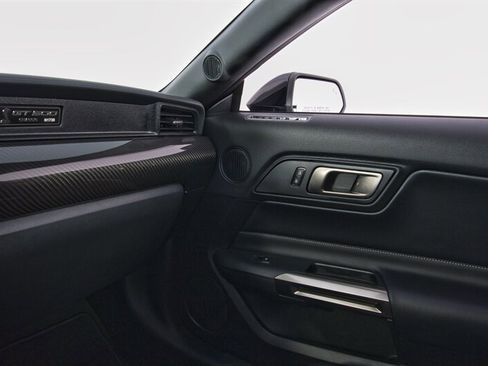 Used 2022 Ford Mustang Shelby GT500 w/ Carbon Fiber Track Pack RWD image 25