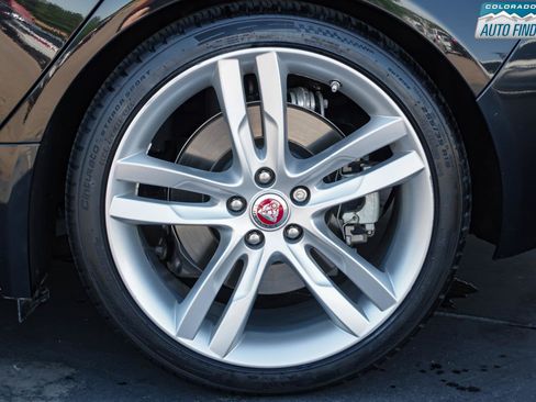 Used 2017 Jaguar XE Prestige AWD/4WD image 25