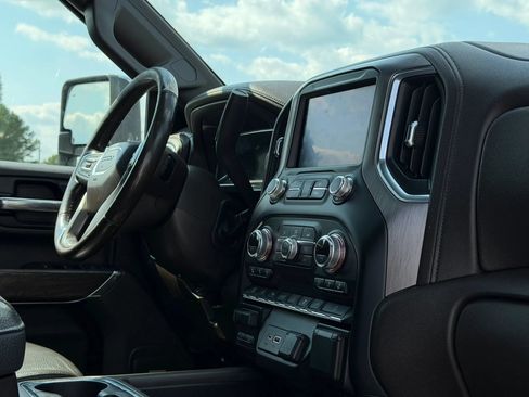 Used 2020 GMC Sierra 2500 Denali w/ Denali Ultimate Package AWD/4WD image 11