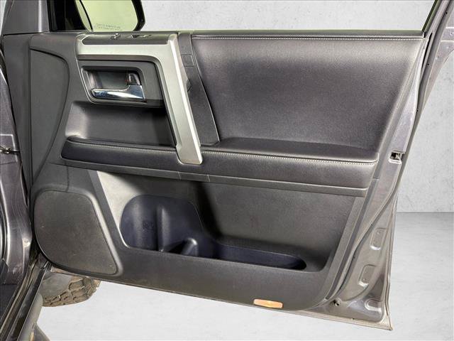 Used 2018 Toyota 4Runner SR5 AWD/4WD image 14