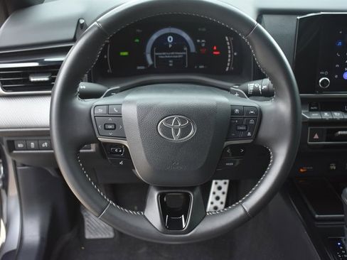 Used 2025 Toyota Camry SE FWD image 19